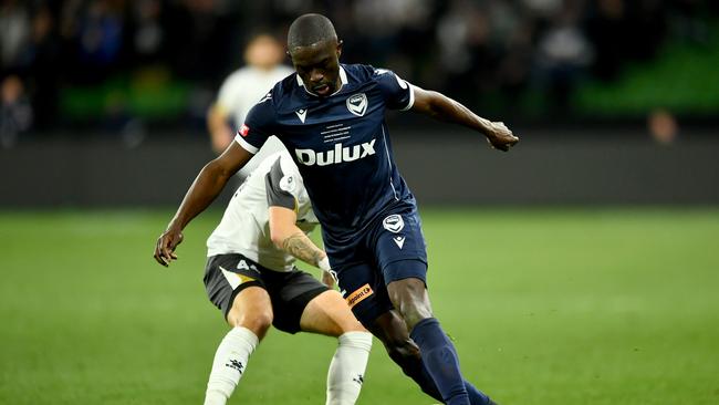 MELBOURNE, AUSTRALIA - SEPTEMBER 29: Jason Geria of the Victory controls the ball during the 2024 Australia Cup Final match between Melbourne Victory and Macarthur FC at AAMI Park on September 29, 2024 in Melbourne, Australia. (Photo by Josh Chadwick/Getty Images)