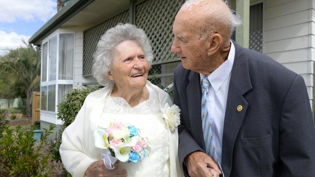 George and Ailsa Wells celebrate their 60th wedding anniversary. Photo: Rob Williams / The Queensland Times