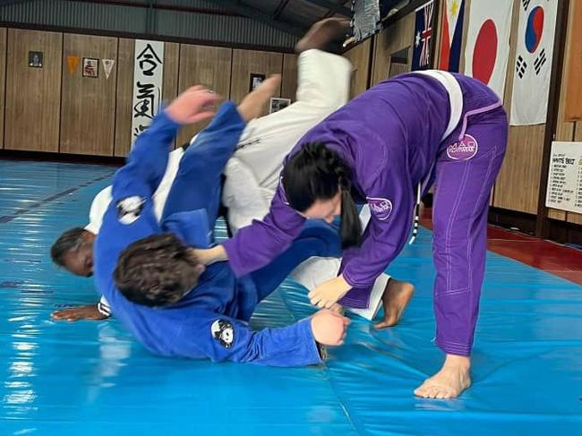 Alice Springs Judo Club founder Ezekiel DoDoo teaching students. Picture: Judo Australia