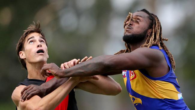 Brynn Teakle up against Nic Naitanui in the 2020 AAMI Community Series. Picture: AAP Image/Richard Wainwright