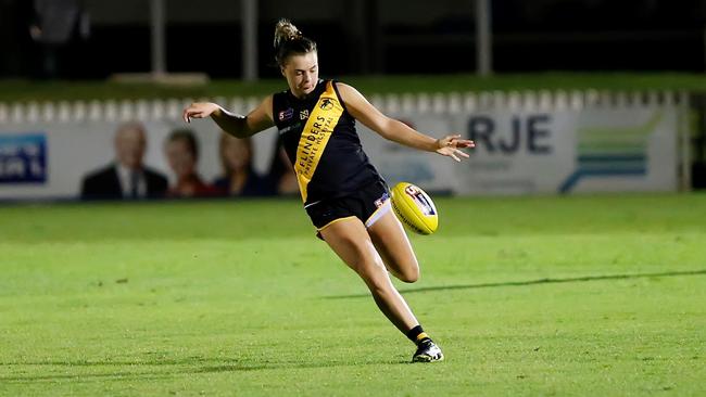 Ebony Marinoff in action for Glenelg. Picture: Deb Curtis