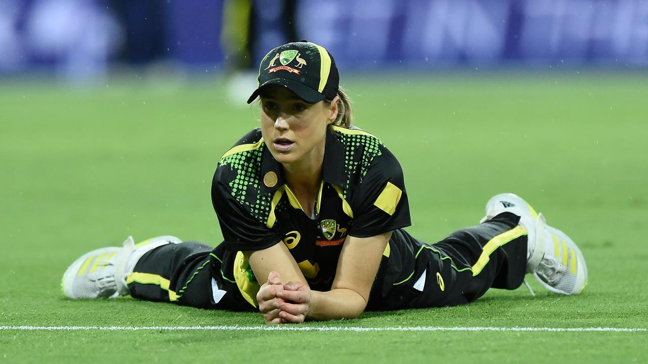 India batted first before rain interrupted the T20 match with Australia. (Photo by Matt Roberts/Getty Images)