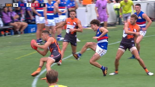 <a capiid="cffefbca6bd56fc65f89fb34c1c288c0" class="capi-video">Knee injury downs Libba</a>
                     Tom Liberatore clutches his knee after an incident in the first quarter.