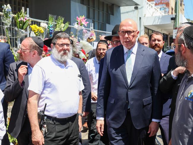 MELBOURNE, AUSTRALIA - DECEMBER 9 2024Peter Dutton visits the Adass Israel Synagogue, meeting with members from the Jewish Community.Picture: Brendan Beckett