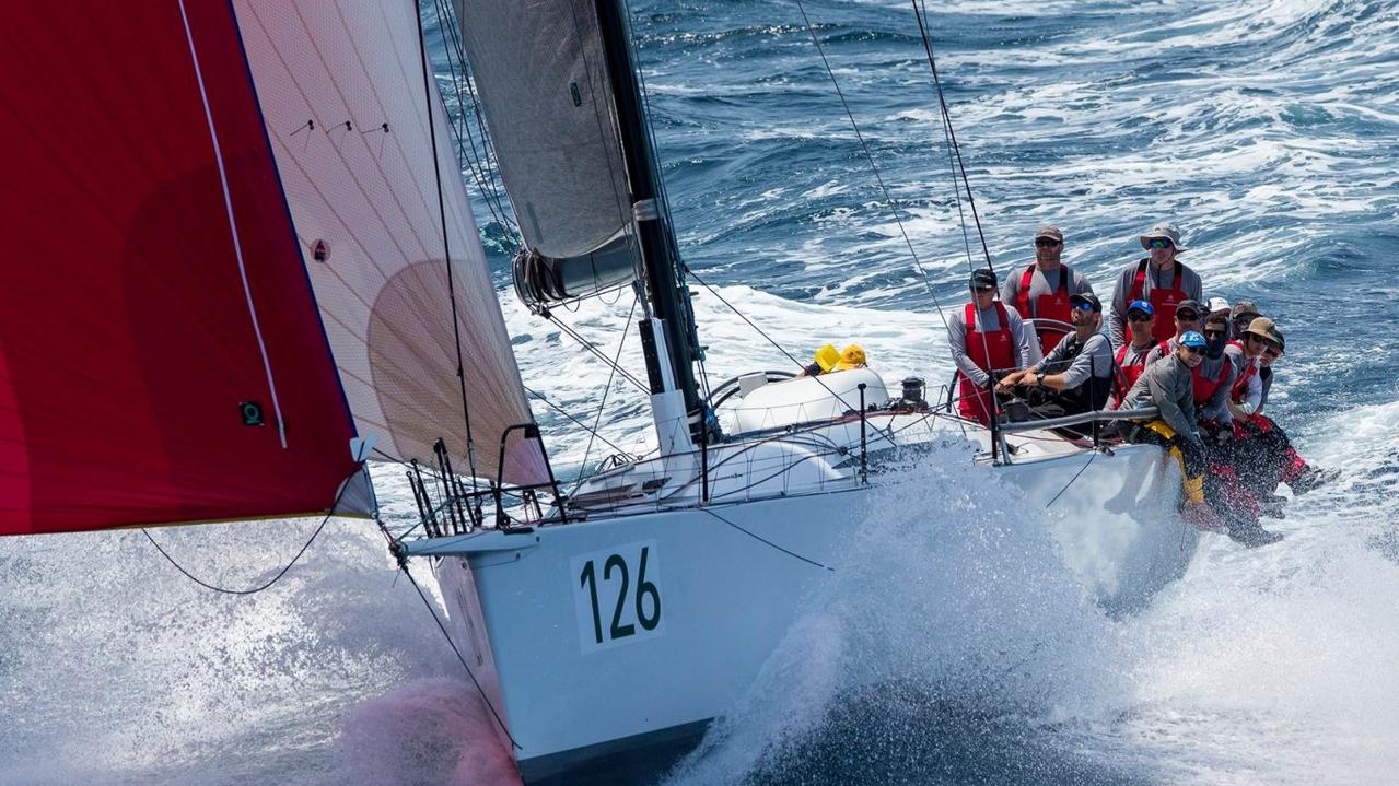 ‘Miracle’ rescue amid Sydney-Hobart tragedy