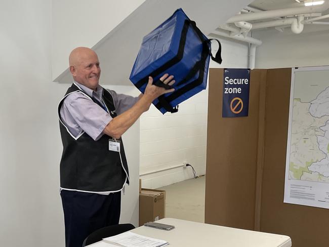 Tweed electoral manager Ian Smith, 72, and Gayle McCallum at the Tweed Heads ballot draw for the NSW election 2023. Picture: Savannah Pocock