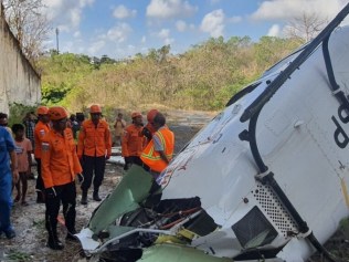 Rescue crews at the scene. Picture: Indonesian Search and Rescue Agency (BASARNAS)