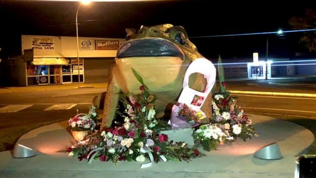 Buffy the canetoad sculpture in Sarina.