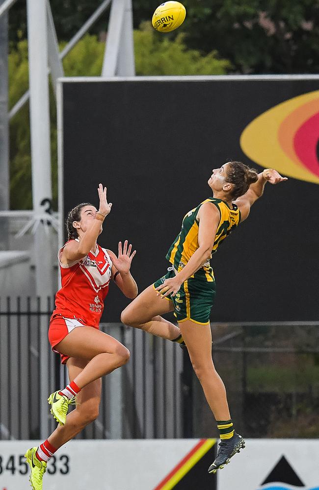 Waratah vs PINT in the 2022-23 NTFL womenÃ&#149;s grand final. Picture: PEMA TAMANG Pakhrin