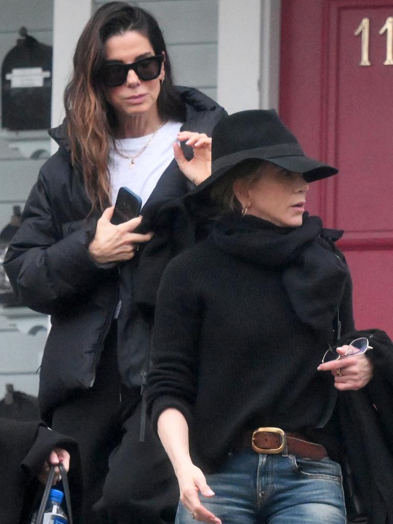 Jennifer Aniston And Sandra Bullock Spotted Visiting A Plastic Surgeon 