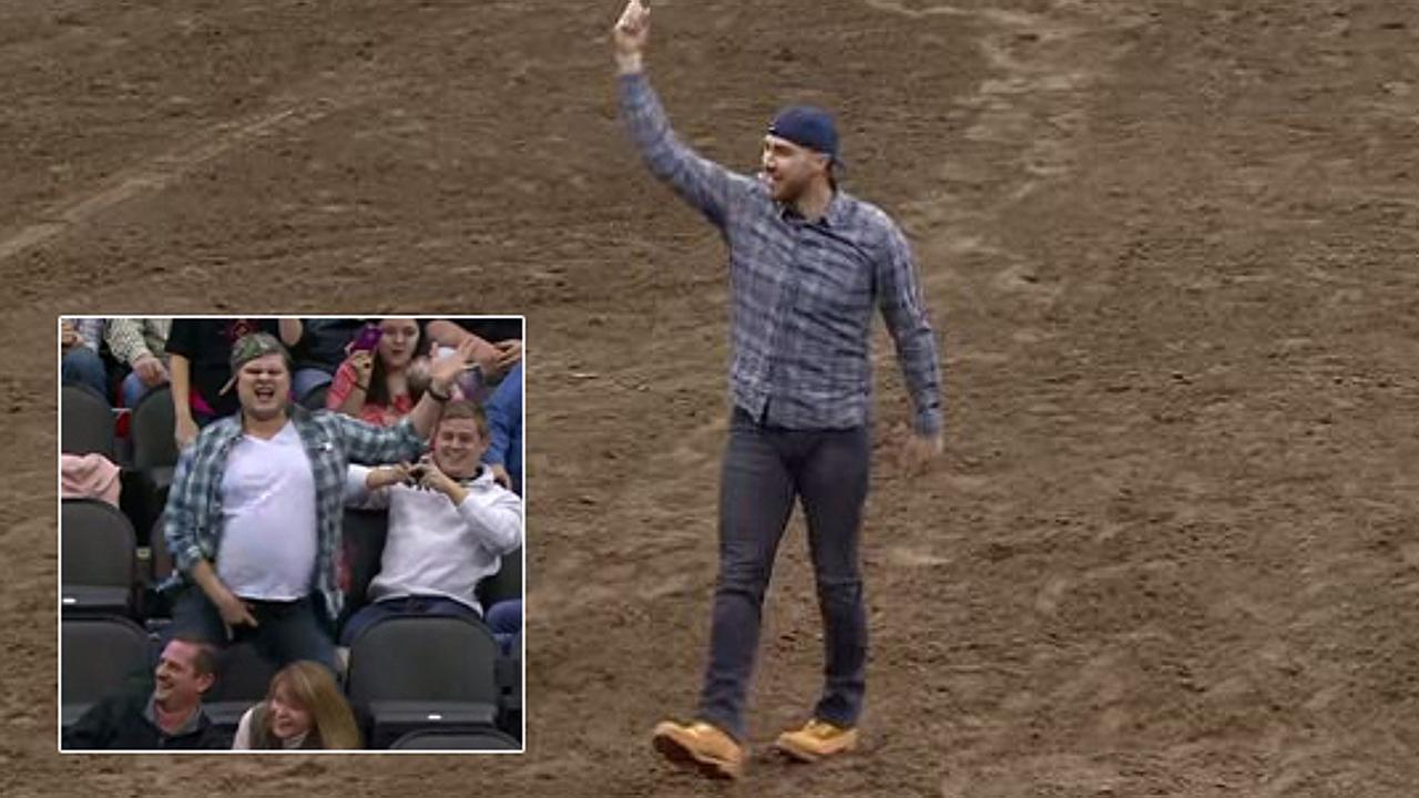 VIDEO: NFL star beaten in crazy dance-off