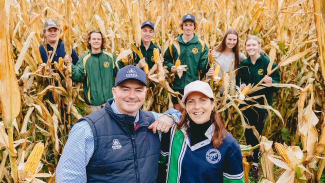 Dave Smyth of seed company Pioneer and East Loddon P-12 College agriculture teacher Paula Maxted with Year 11 and 12 VCE ag students Hugh Cartwright, Jack Demeo, Will Stringer, Oscar Hocking, Jasmine Condliffe and Taylah Diss. Picture: Chloe Smith