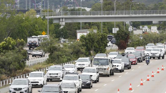 Rockwalls near the M1 will be fixed in the project (AAP Image/Regi Varghese)