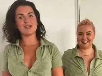 Best friends try on size 10 and size 22 versions of same clothes. Picture: TikTok/straighttothecurve