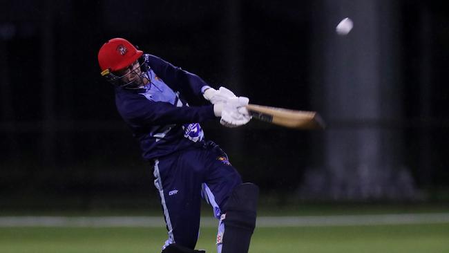 T20 Barrier Reef Big Bash: Designer First Homes Dare Devils v Halpin Hurricanes at Griffiths Park. Hurricanes' Justin Reid. Picture: Stewart McLean