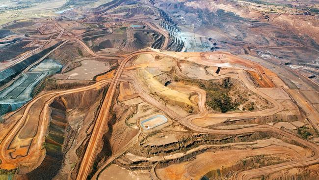 A sharp drop in the iron ore price didn’t help BHP Billiton, which traded ex-dividend.