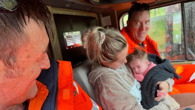 A new mum and six-week-old baby, Havana, were rescued by a Hawkesbury SES crew.