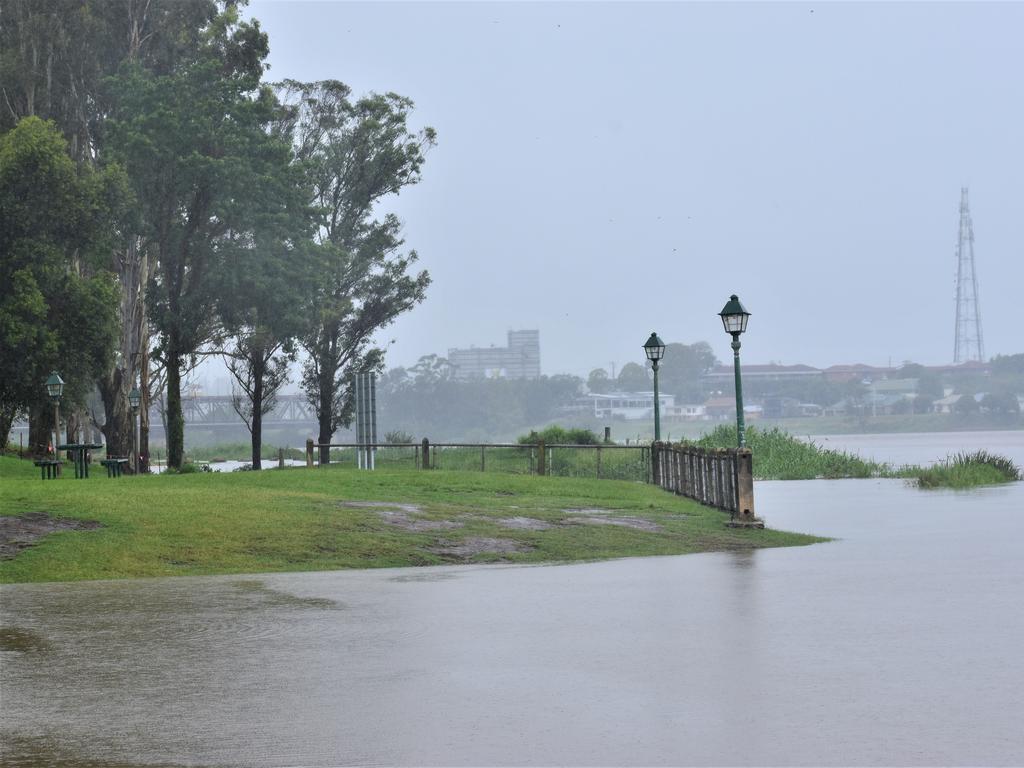 The Clarence River exceeded the 2.1m minor flood level at Grafton in the early afternoon on Wednesday, 16th December, 2020. Photo Bill North / The Daily Examiner