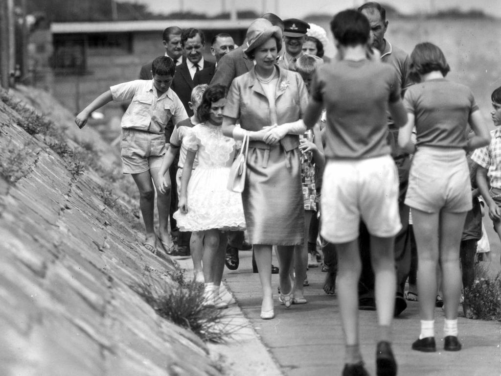 did the queen visit australia in 1963