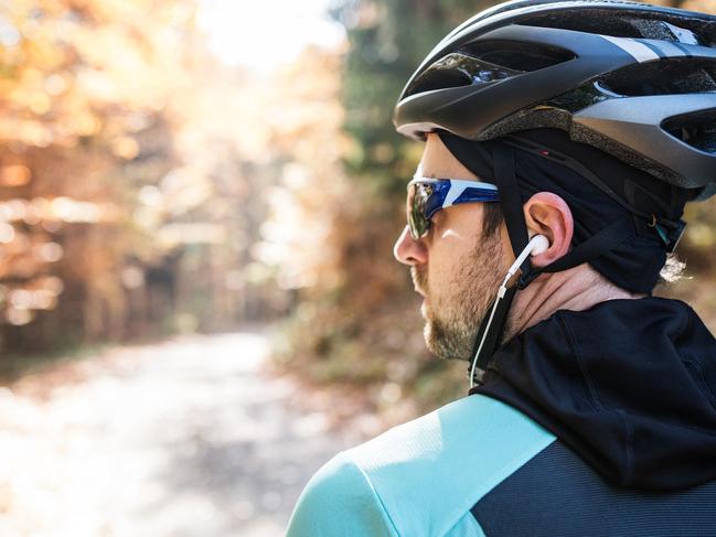 Survey data shows road users are in favour of banning the use of headphones by cyclists.