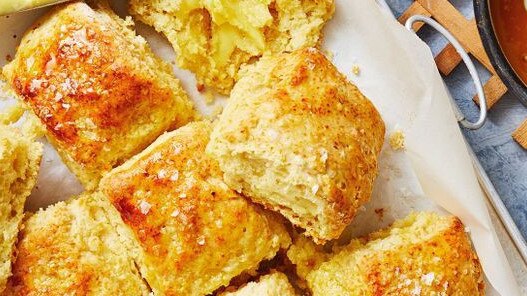 American food: What Americans call âbiscuitsâ are very similar to our scones.