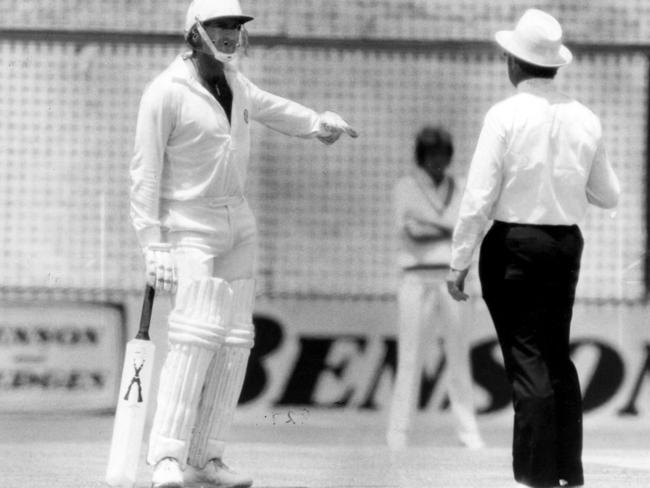 1979. Dennis Lillee argues with the umpire about the use of his aluminium bat. Australia v England. First Test. WACA. Cricket. Ashes.