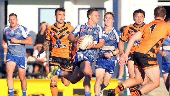 Tugun Seahawks (blue) vs. Southport Tigers at Tugun. A Grade. Tahne Robinson. 6 June 2021 Tugun Picture by Richard Gosling