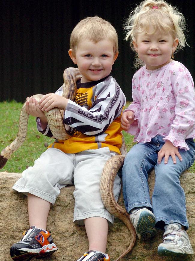 Harley Gordon, 3, and Connor McColl, 3, at Featherdale Wildlife Park on September 23, 2004. Picture: Kristi Miller