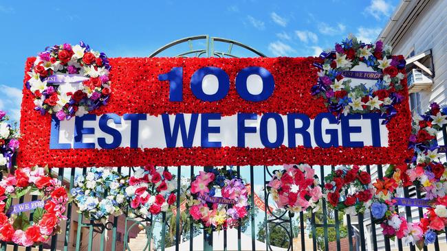 Memorial Walk gates, Mary Street, Gympie being decorated with wreathes for ANZAC day.   Photo is showing the new sign for this years centenary.   Photo Greg Miller / Gympie Times