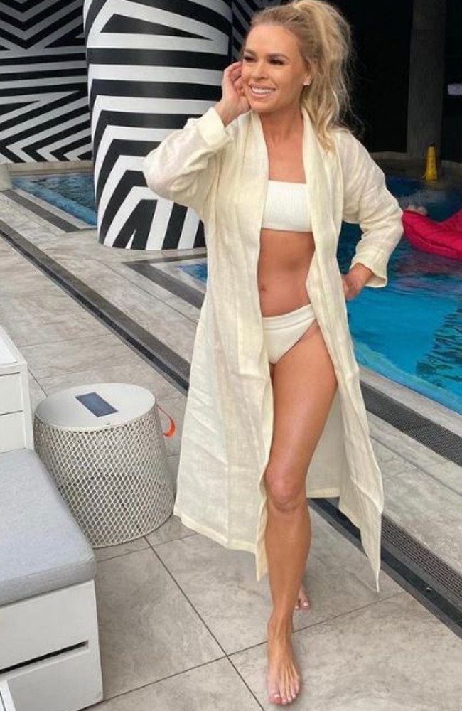 Sonia Kruger Bikini Photo 55 Year Old Posts Glamorous Instagram Photo Au — Australia