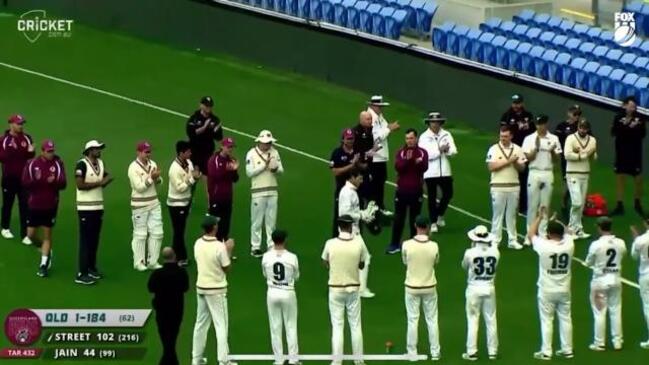 Paine retires - receives guard of honour