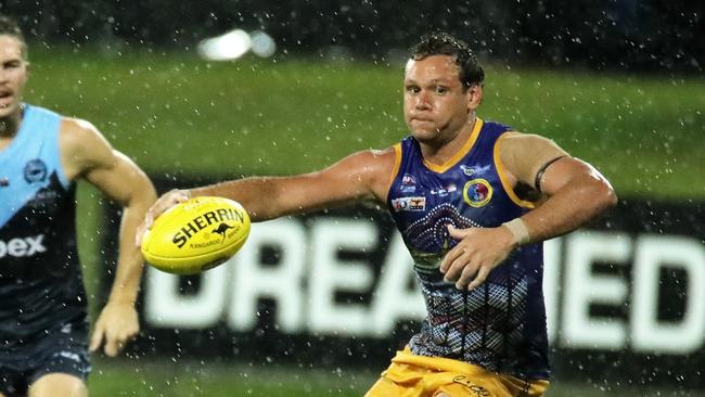 Steven Motlop delivered another brilliant kicking display against Tiwi Bombers. Picture: Roz Lavercombe / AFLNT Media.