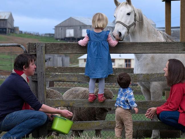 Luxury off-grid farm stay in the heart of the Derwent Valley