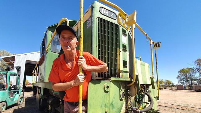 <s1>Road Transport Hall of Fame general manager Lester Hamilton with the 1960s diesel locomotive.</s1> <source> Picture: Supplied</source>