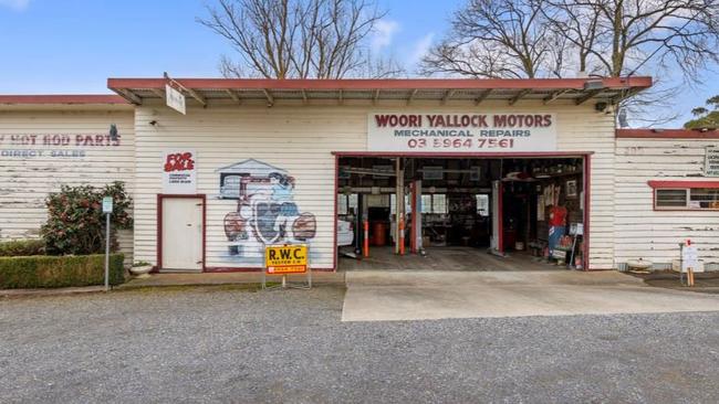 295 Old Warburton Hwy sold by Ray White Commercial Real Estate for $560k. Picture: supplied.