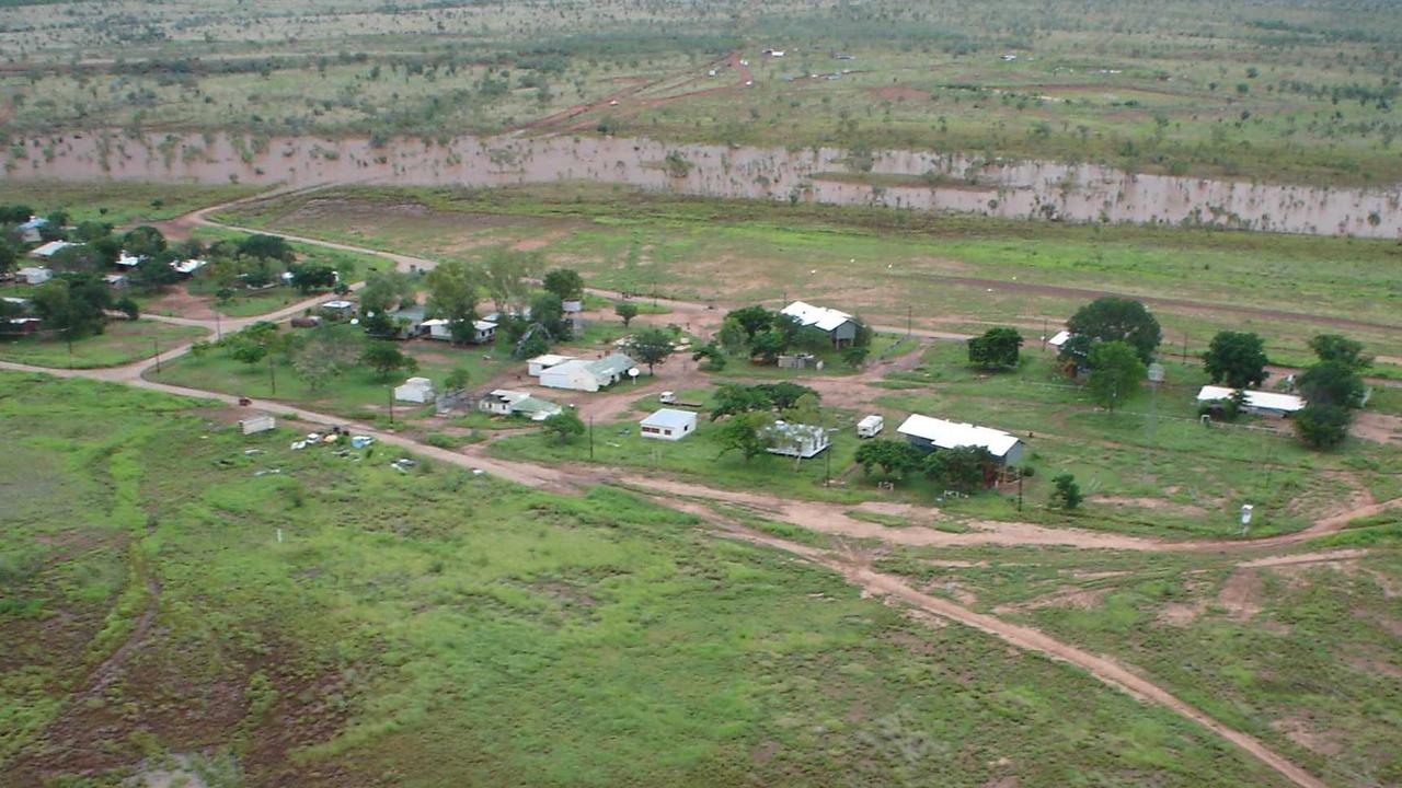 NT government confirms Beswick, Pigeon Hole renamed Wugularr, Nitjpurru ...