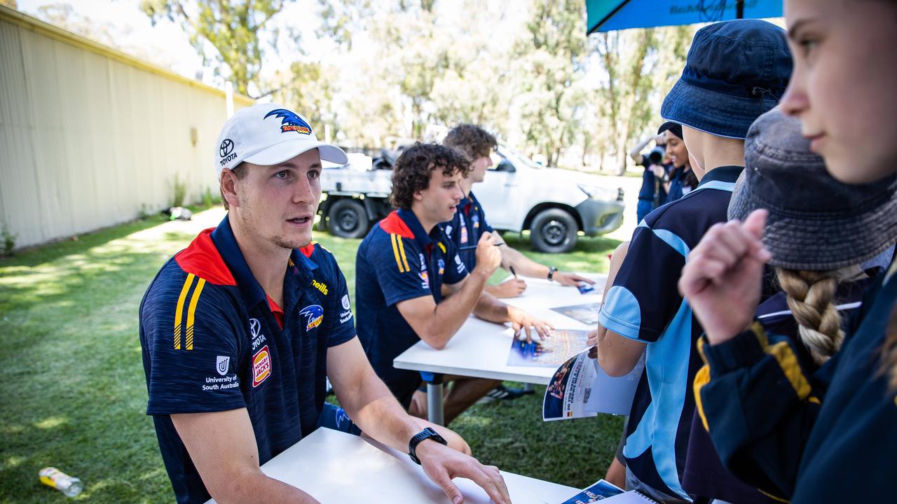 Jordan Dawsonsigns autographs at Renmark High. Picture: Tom Huntley