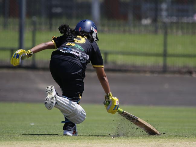 Drishna Mangukia struggles to make her ground. Picture Warren Gannon Photography