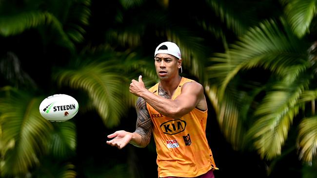 BRISBANE, AUSTRALIA – DECEMBER 01: Jamayne Isaako passes the ball during a Brisbane Broncos NRL training session at the Clive Berghofer Centre on December 01, 2020 in Brisbane, Australia. (Photo by Bradley Kanaris/Getty Images)