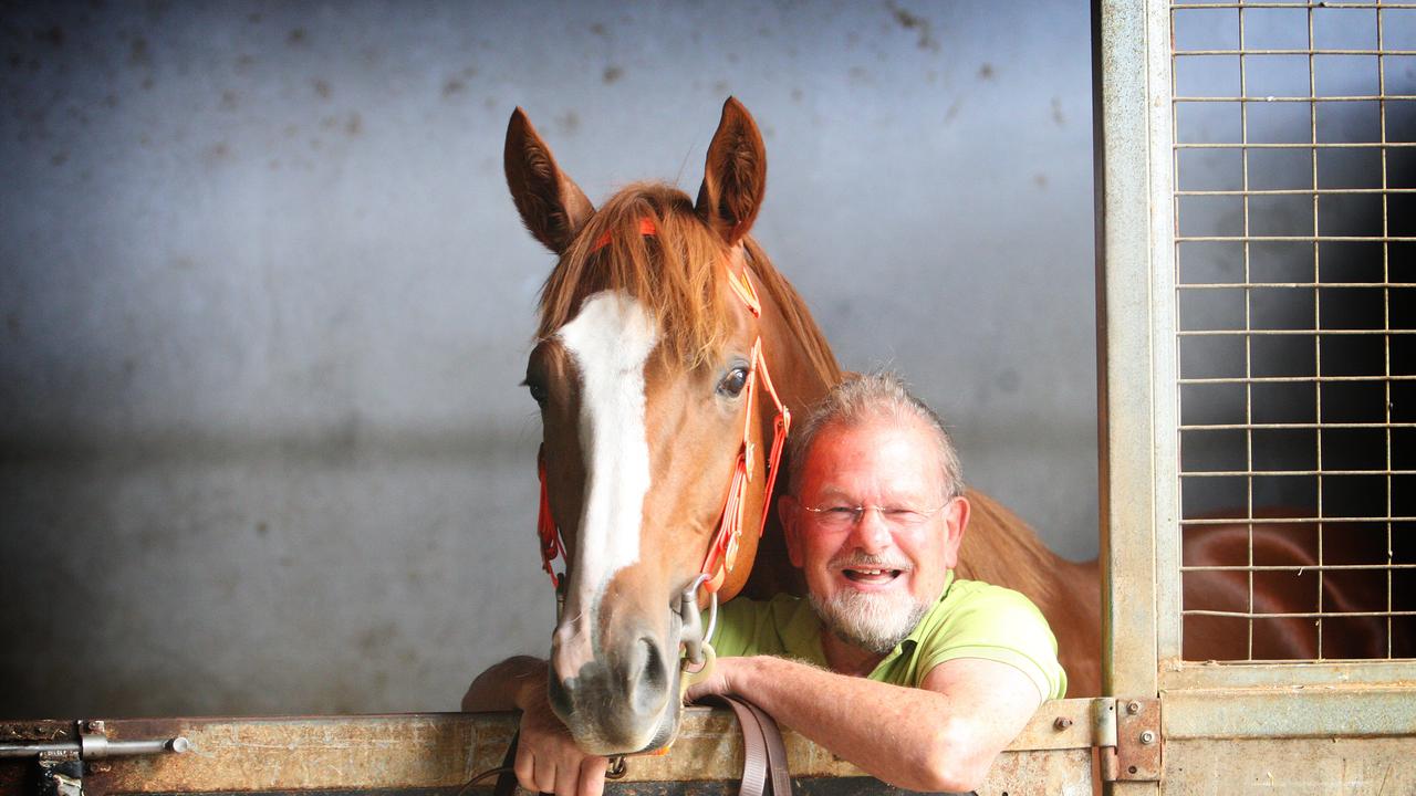 Rick Hore-Lacy with horse Toorak Toff.
