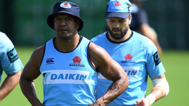 NSW Waratahs players Kurtley Beale and Adam Ashley-Cooper (right) take part in a training session in Sydney, Tuesday, January 29, 2019. (AAP Image/Dan Himbrechts) NO ARCHIVING