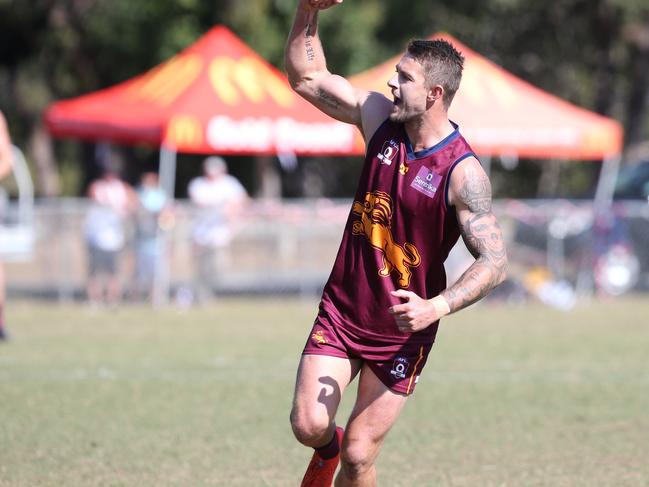 QAFL semi-final between Palm Beach Currumbin and Surfers Paradise at Salk Oval. Photo of Josh Wooley