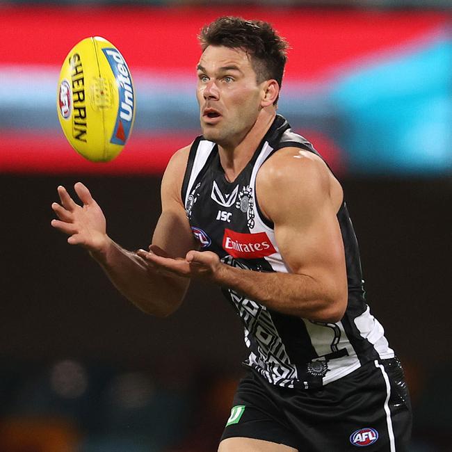 Levi Greenwood marks the footy. Picture: Michael Klein