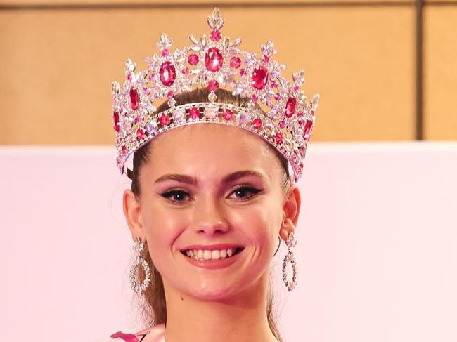 Bella Richardson, 16, on the runway during before winning Miss Photogenic Teen Australia 2022. Picture: Matt Beswick Photography