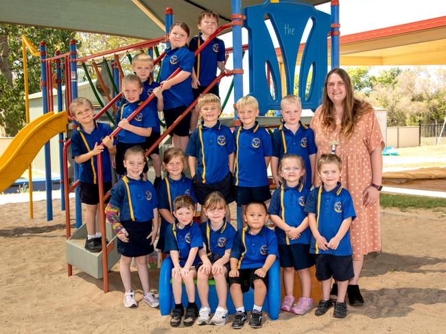 My First Year 2023: Pittsworth State School Prep B students (row on stairs, from left) Leslie, Arabella, Ramsay, Grace, Carter, (middle row) Harper, Lily, Colton, Kobi, Cruise, Miss Lauren Byrne and (front, from left) Zac, Macey, Mookipawsoe, Annalyse and Zavier, March 2023. Picture: Bev Lacey