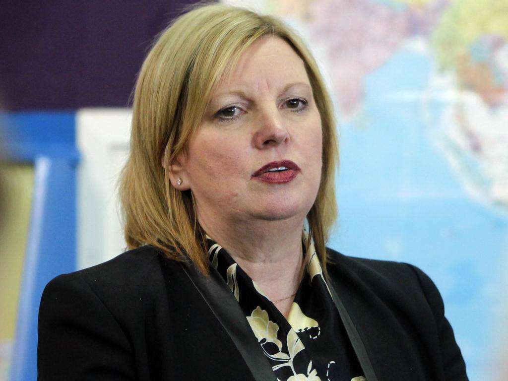 MP Wendy Lovell says there needs to be tougher measures to keep Melburnians away from regions during lockdown.