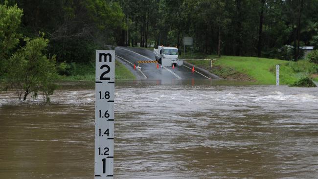 Flooding and 120km/h winds to test emergency crews as Gold Coast faces ...