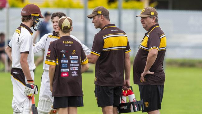 Chris Holding, middle, with Simon Stower during the Padua First XI season in 2020. Stower is again the assistant coach. (AAP Image/Richard Walker)