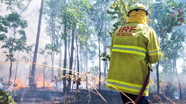 Fire crews responded to a vegetation fire along Fingerboard Road early Monday, with flames stretching several kilometres.