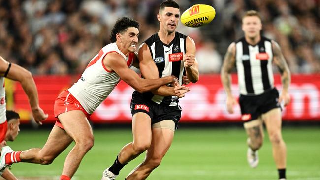 Scott Pendlebury in action for Collingwood against the Sydney Swans. (Photo by Quinn Rooney/Getty Images)